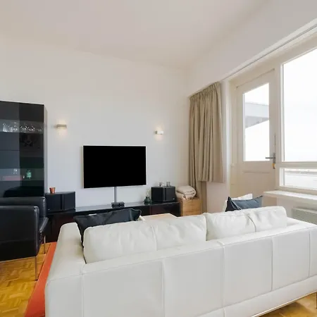 Apartment Comfortable Apartment In Oostende With Sea Views, Cleaning Included Ostend