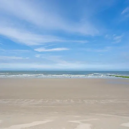 Comfortable Apartment In Oostende With Sea Views, Cleaning Included * Ostend